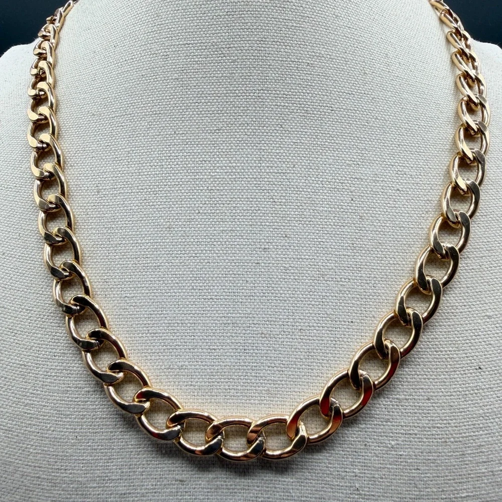 Gold Tone Chunky Curb Chain Necklace Statement Layering Y2K Minimalist Jewelry